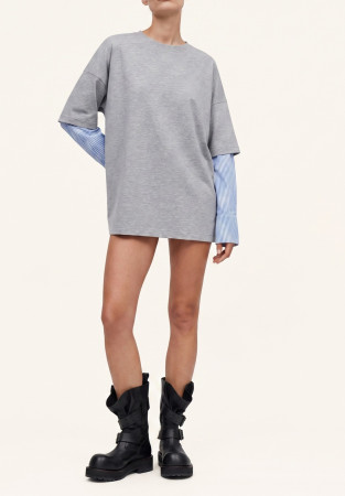 Oversize T-shirt with a shirt-style sleeve